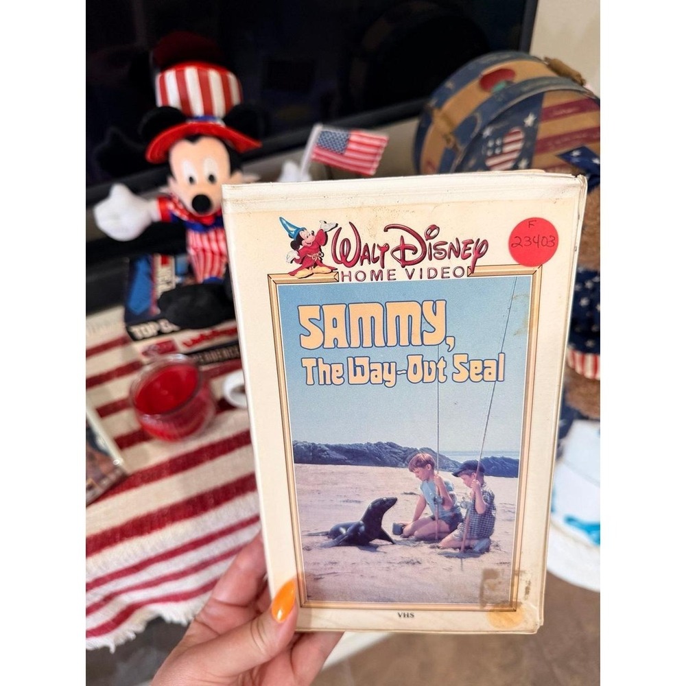Sammy the way out seal vhs